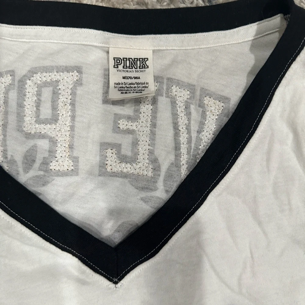 PINK Victoria's Secret White V-Neck Tee - Picture 9 of 11